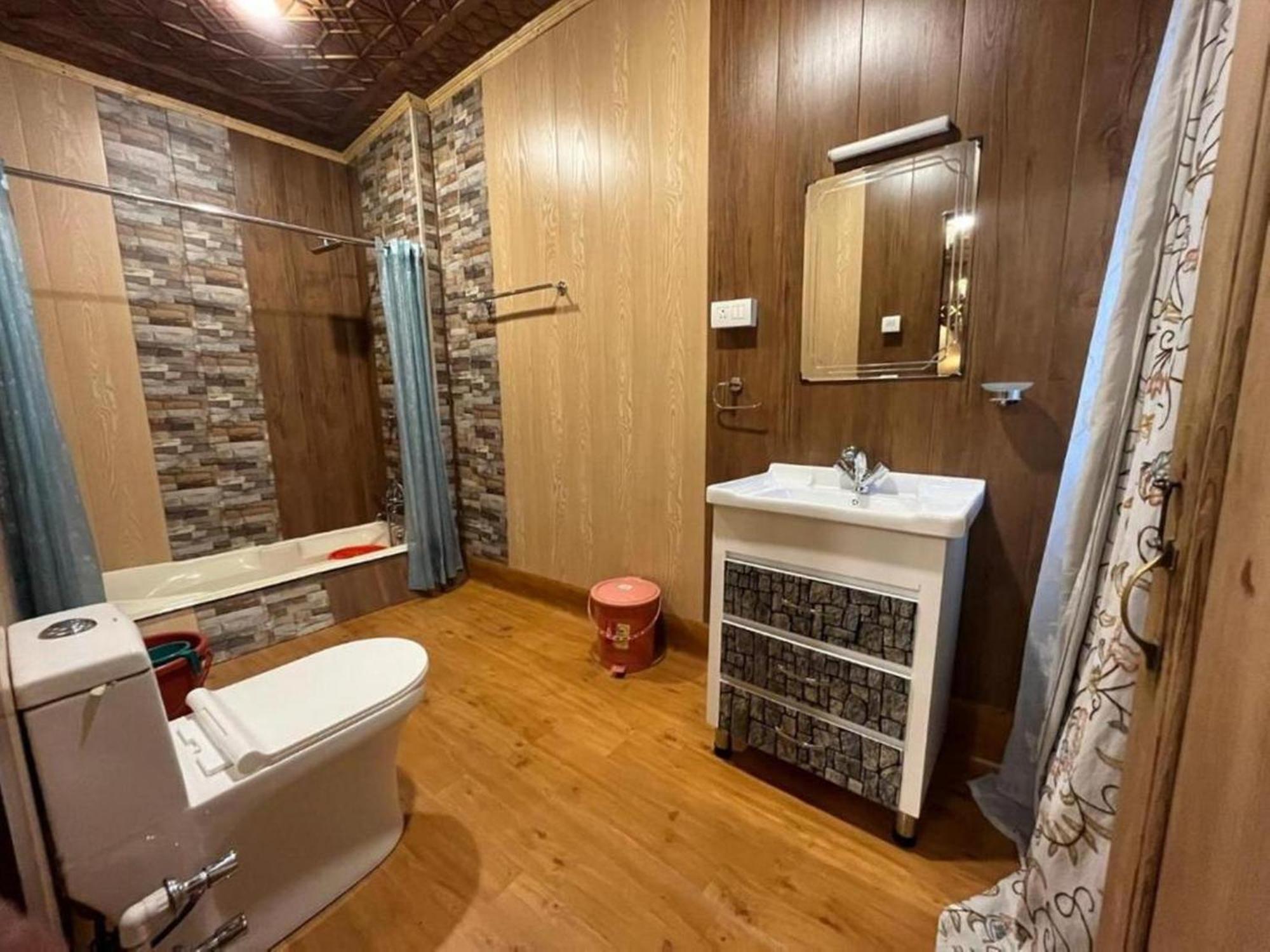 Hotel Floating Luxury Group Of Houseboats Srīnagar Zewnętrze zdjęcie
