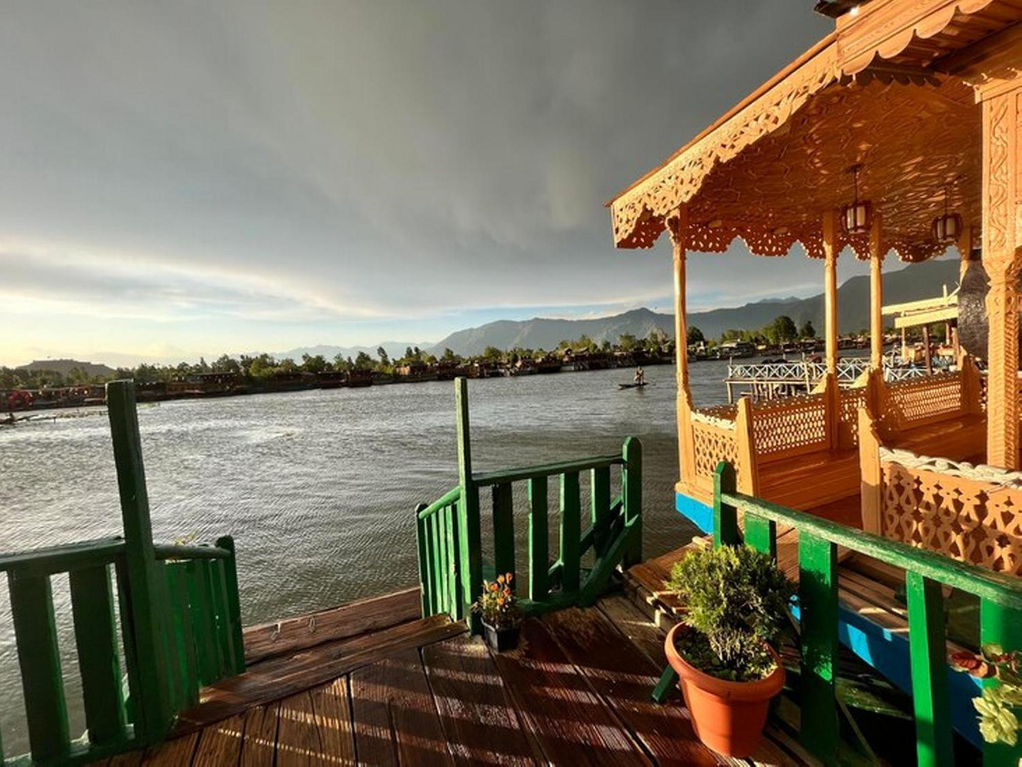 Hotel Floating Luxury Group Of Houseboats Srīnagar Zewnętrze zdjęcie
